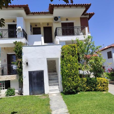 Beach Front Apartment In Пефкохорі Екстер'єр фото