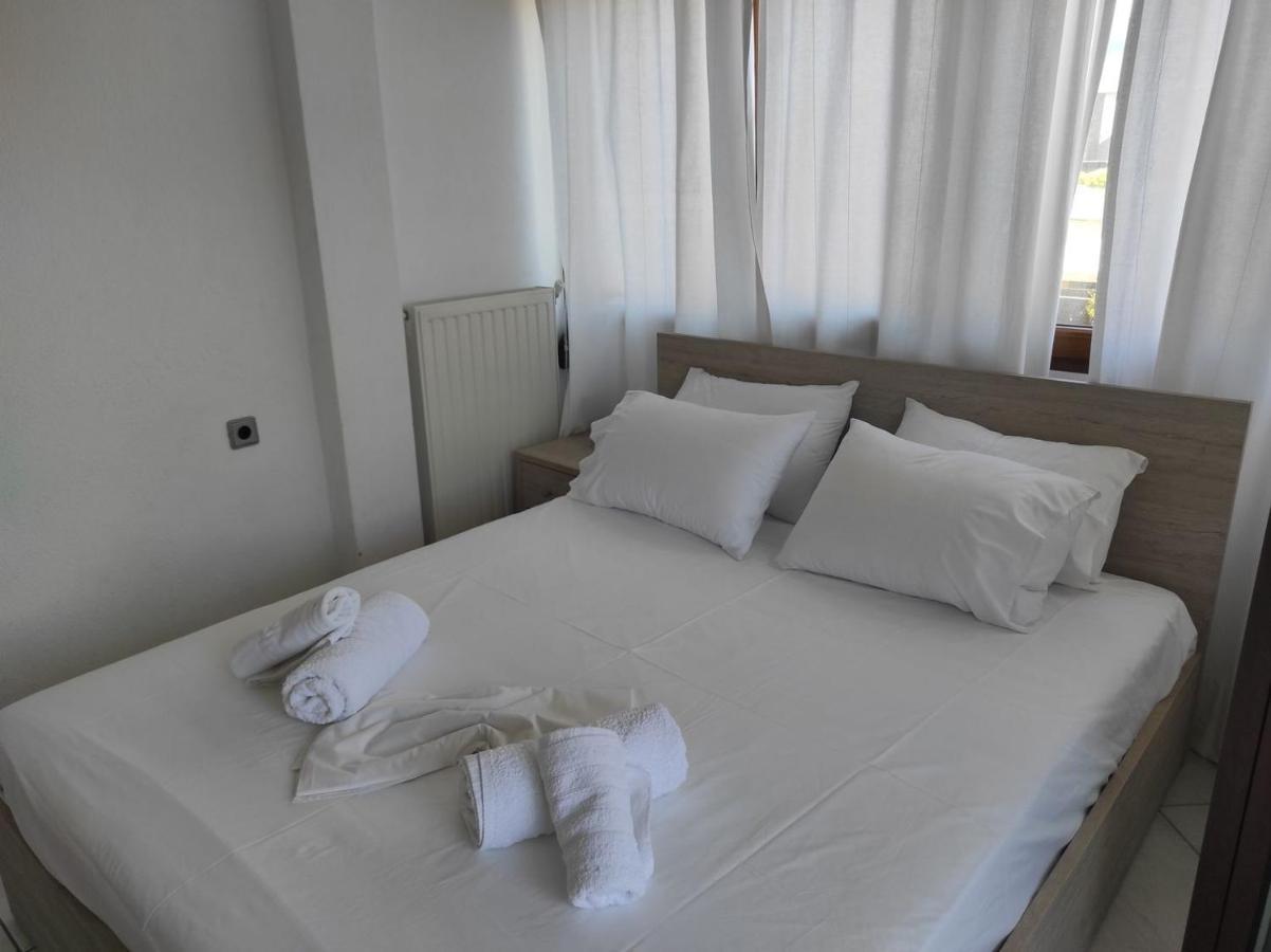 Beach Front Apartment In Пефкохорі Екстер'єр фото