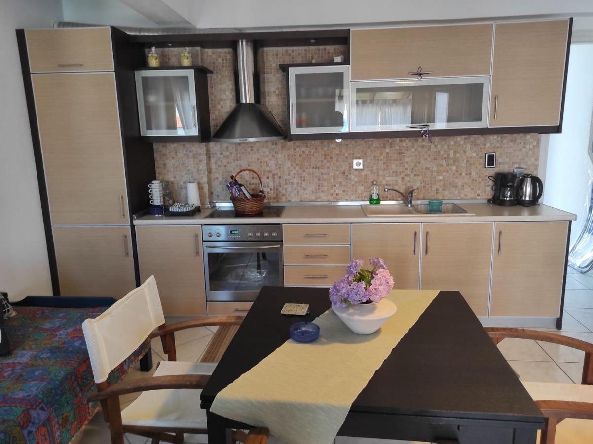 Beach Front Apartment In Пефкохорі Екстер'єр фото