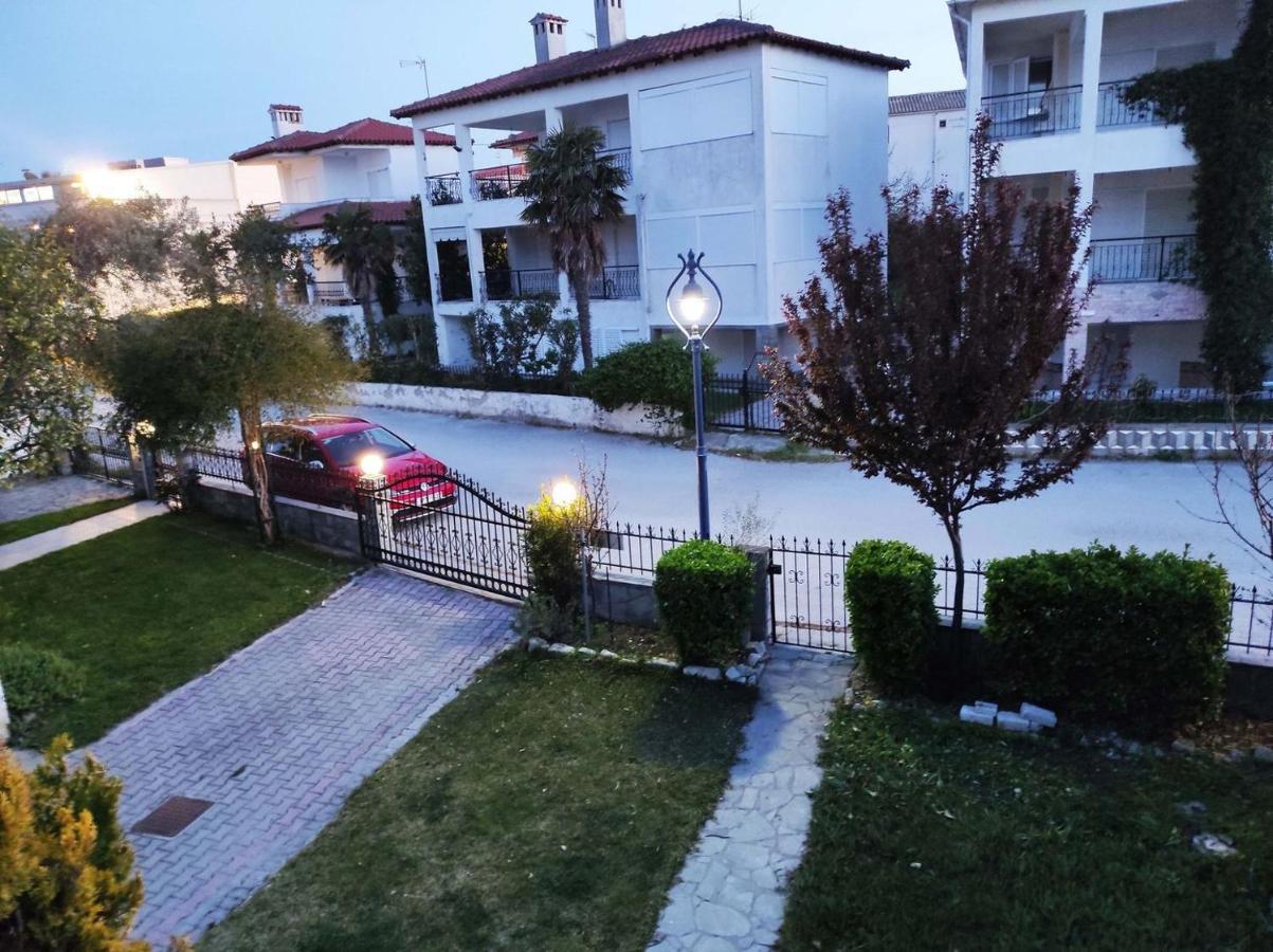 Beach Front Apartment In Пефкохорі Екстер'єр фото