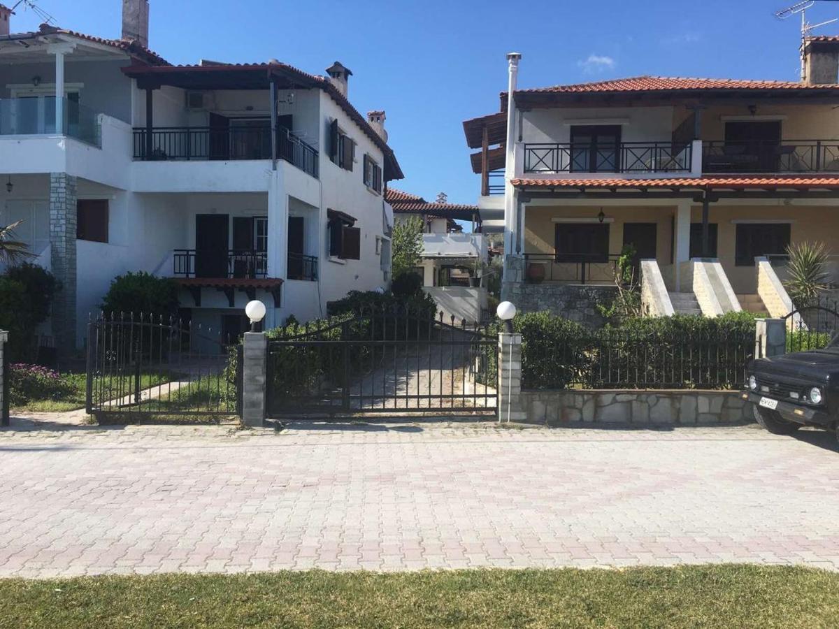 Beach Front Apartment In Пефкохорі Екстер'єр фото