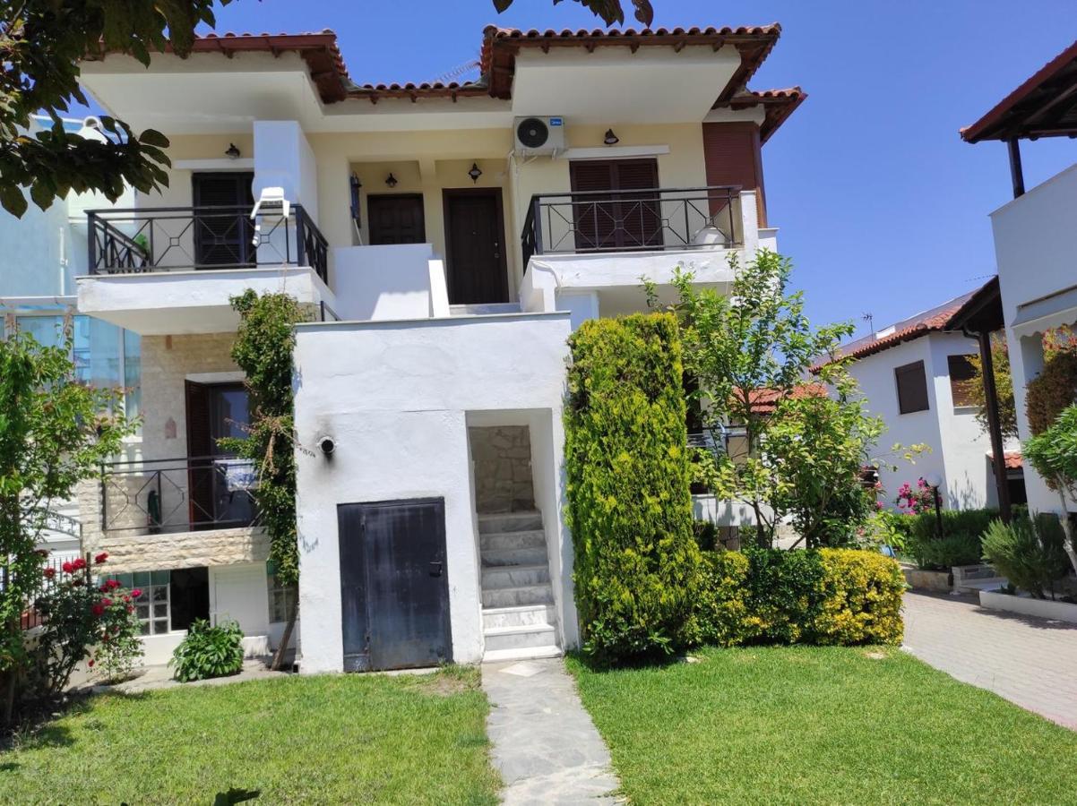 Beach Front Apartment In Пефкохорі Екстер'єр фото