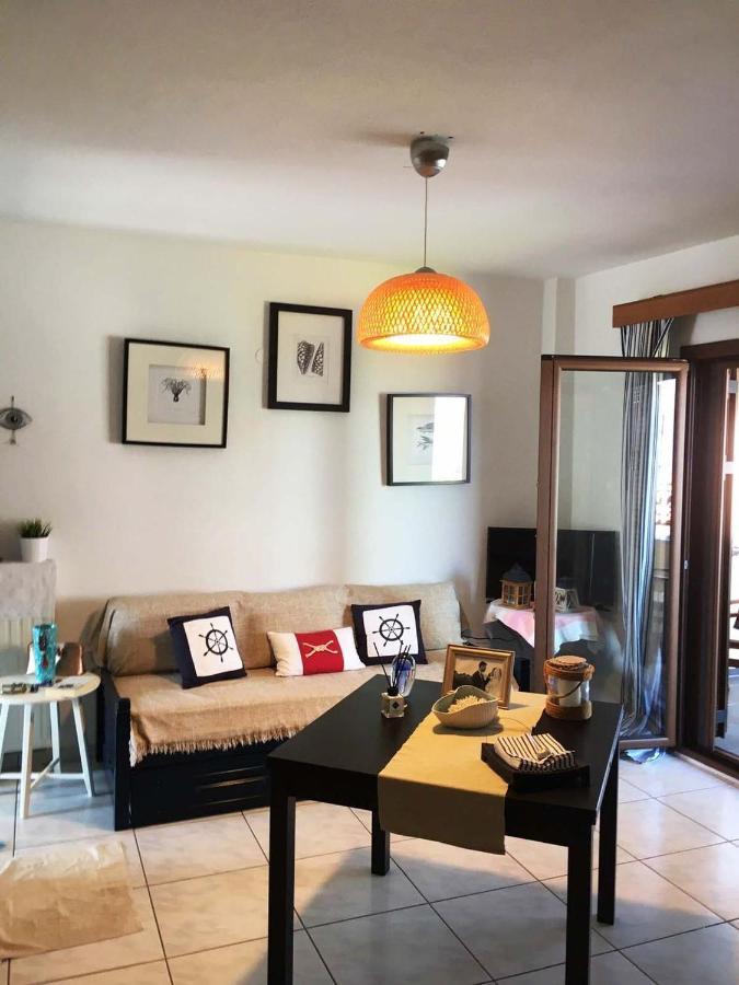 Beach Front Apartment In Пефкохорі Екстер'єр фото