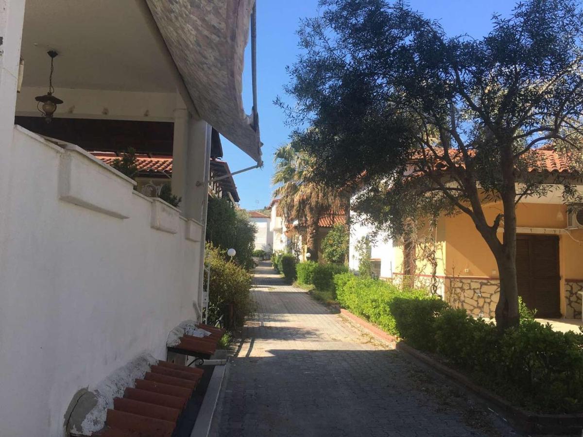 Beach Front Apartment In Пефкохорі Екстер'єр фото