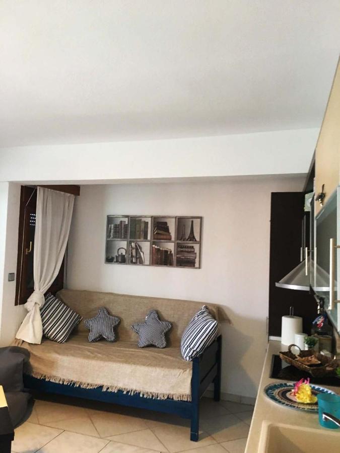 Beach Front Apartment In Пефкохорі Екстер'єр фото
